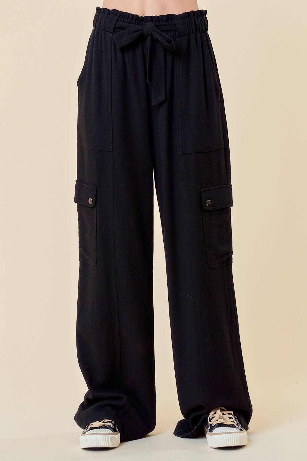 BLACK TIE FRONT PANTS WITH CARGO POCKETS