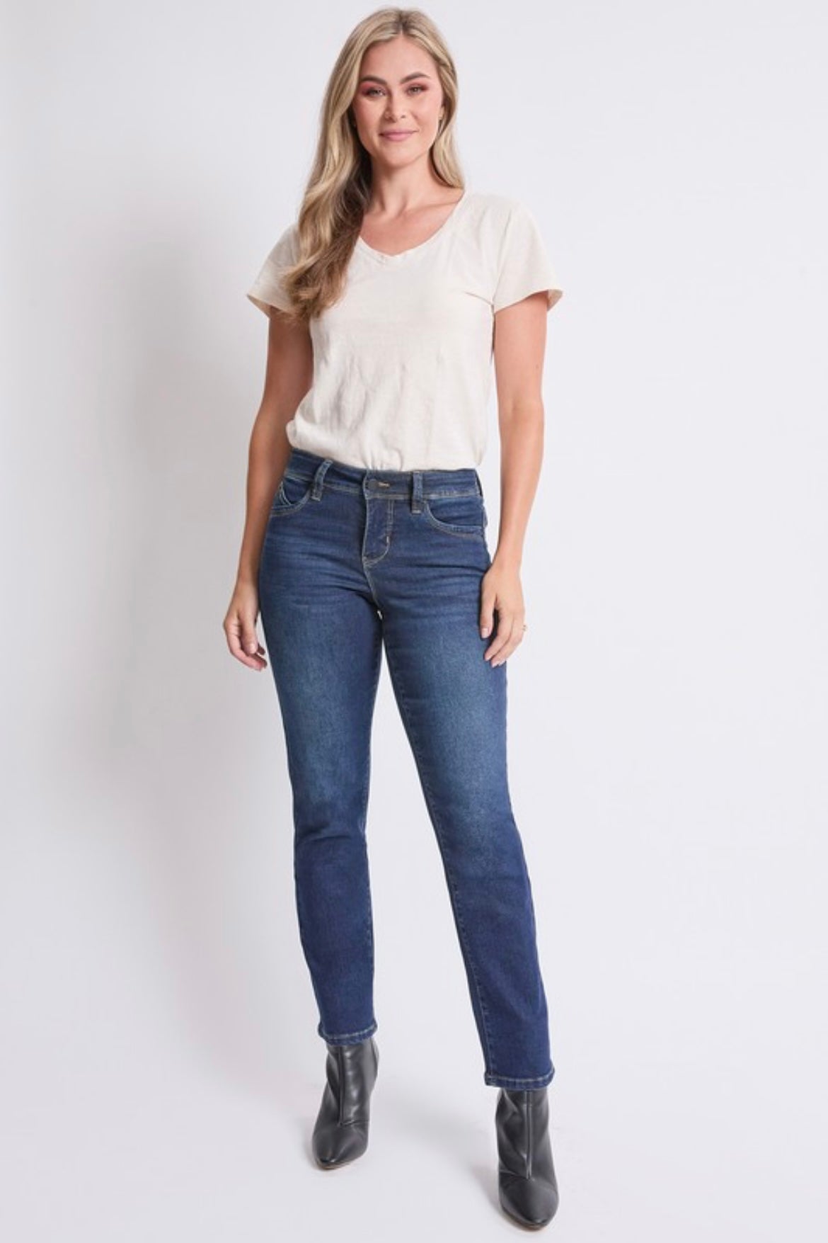 Curve Confidence Straight Leg Jean