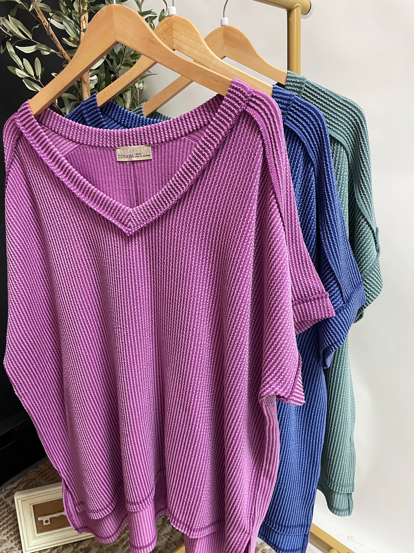 Ribbed Hi-Low V-Neck Short Sleeve Top Plus